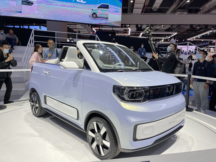 消息称宏光 MINIEV 敞篷版下月上市:最高续航 300 公里,售价 4 万元起