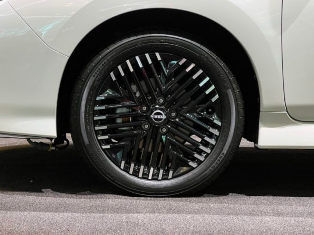 全球首款纯电量产车,悄咪咪停产