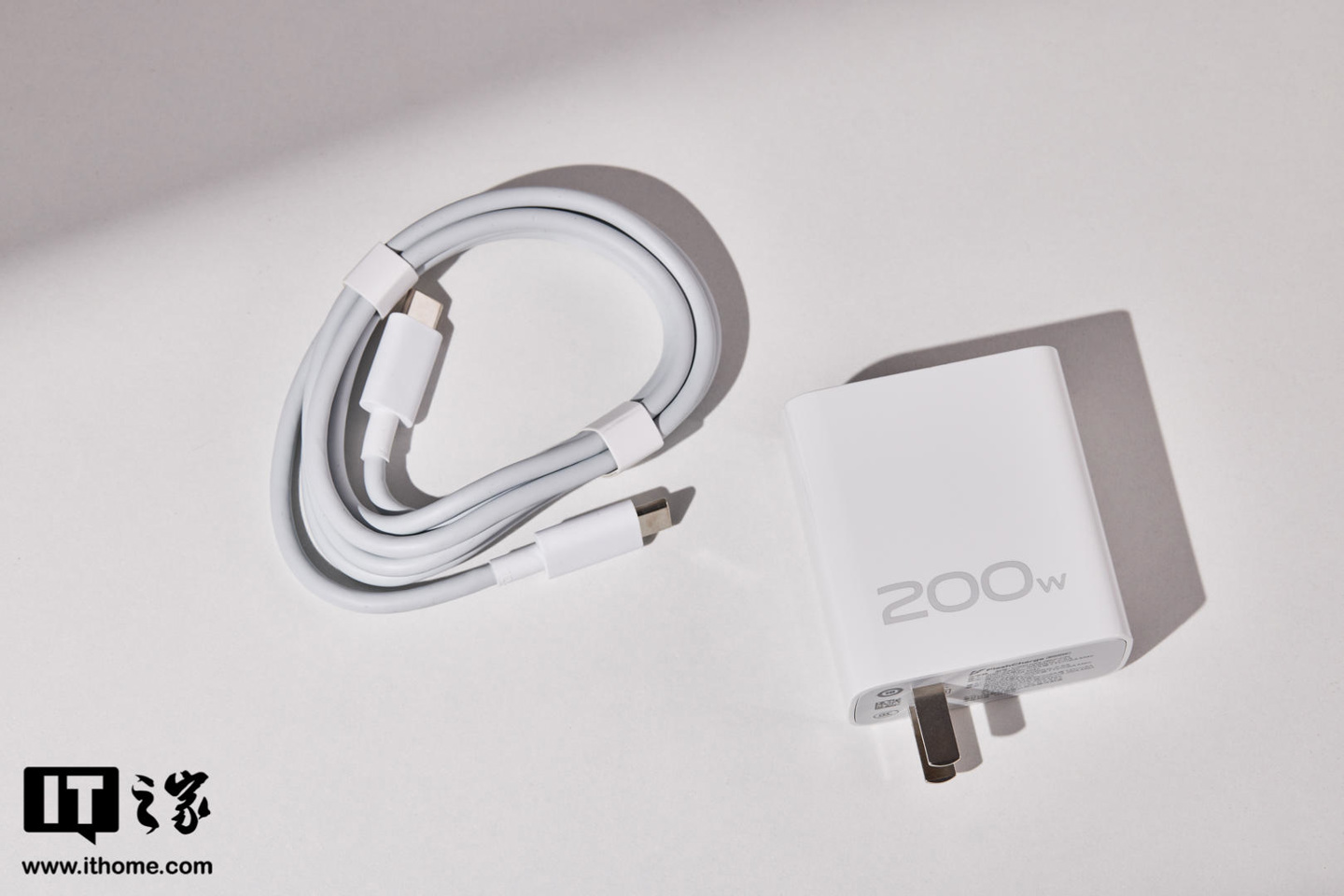 【IT之家评测室】iQOO 10 Pro 全面体验:首发 200W 快充,充电正式迈入 10 分钟时代!