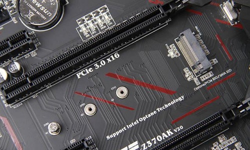 win7主板只有2条内存槽可以使用双系统吗？