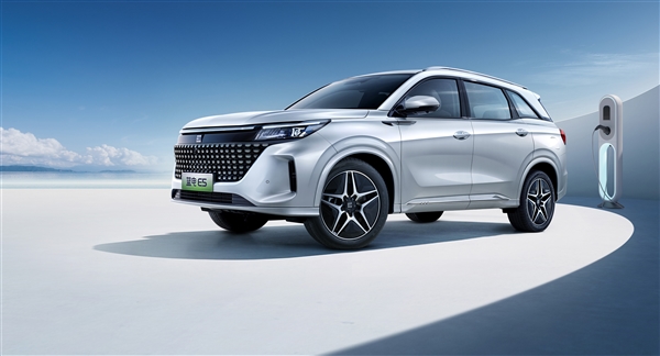 比亚迪DM-i再外放 东风小康风光蓝电E5官图发布:综合续航1150km