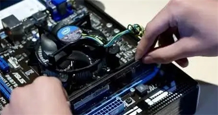 Win7启动到logo不动了怎么办？Win7启动卡在logo界面解决方法