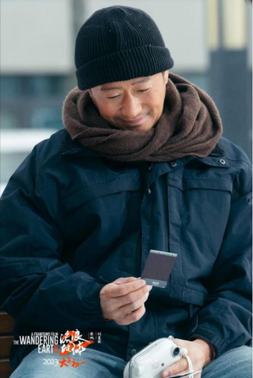 《流浪地球2》不仅有新兴科技,竟然还有富士拍立得?