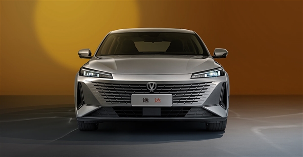 硬刚10万级合资燃油车!长安逸达预售:1.5T蓝鲸动力 8.99万起