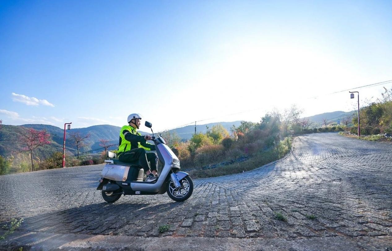 实力领跑行业!小刀电动车携航天动力系亮相广西展,尽显品质风采