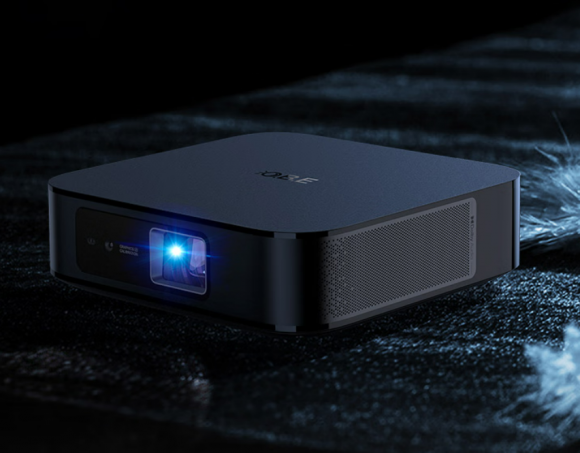 大眼橙X7D Pro在5月5日亮相深圳卫视,直播投影仪护眼步入新时代