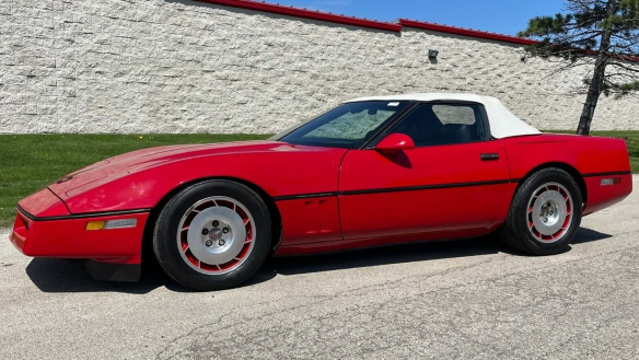 雪佛兰科尔维特E-Ray:一款独特的纯电动经典车型