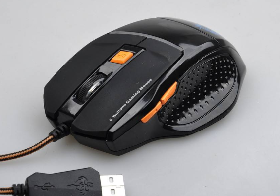 win10鼠标指针自己乱动是怎么回事?